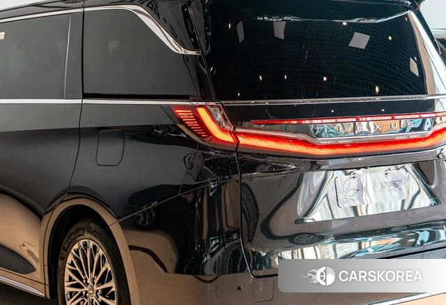 Lexus LM 2025 Черный из Китая, фото 2