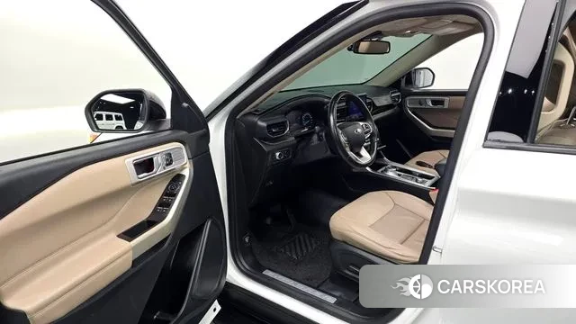 Ford Explorer 6th Generation 2021 Белый из Кореи, фото 2