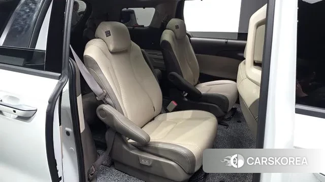 Kia Carnival 4th generation 2023 Белый из Кореи, фото 2