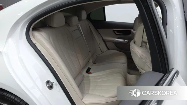 Mercedes-Benz E-Class W214 2025 Белый из Кореи, фото 2