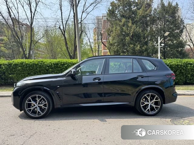 BMW X5 2025 Черный из Китая, фото 2