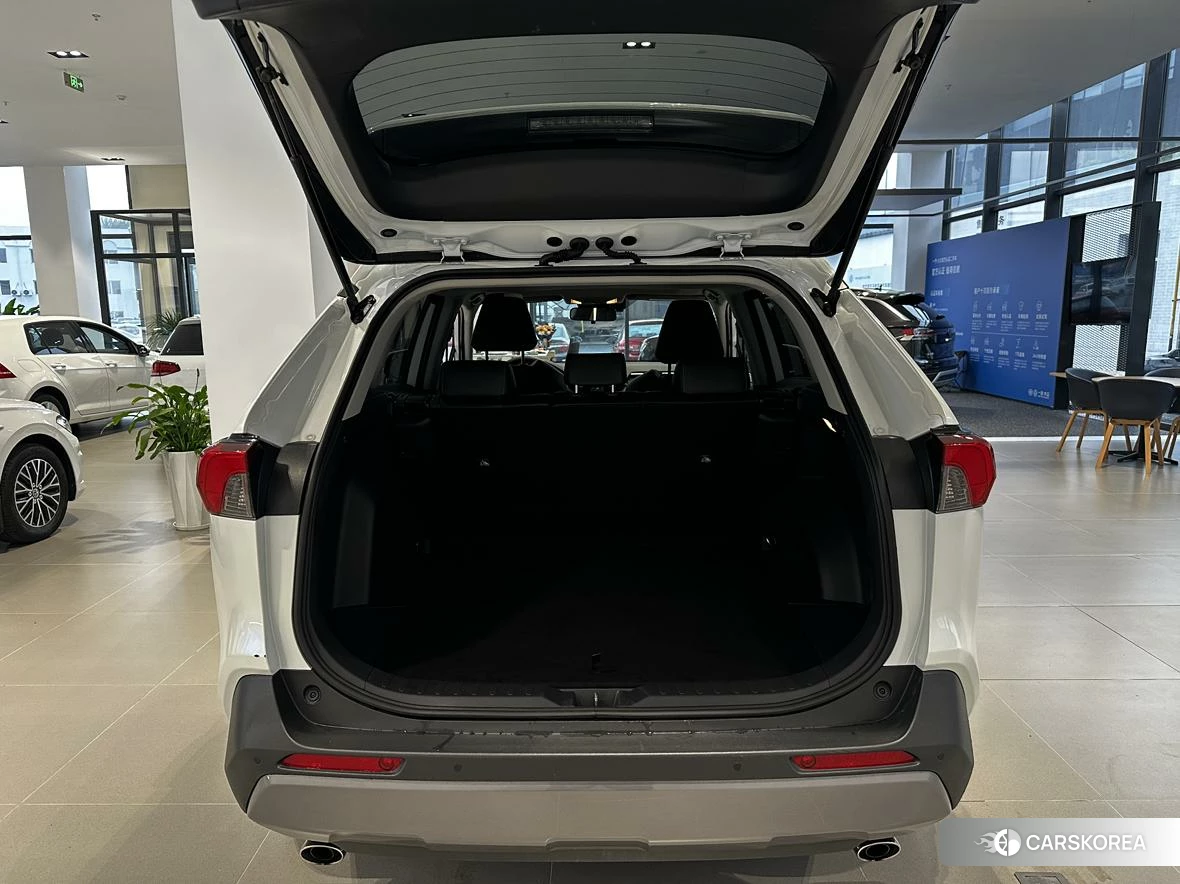 Toyota RAV4 Rongfang 2021 Белый из Китая, фото 2
