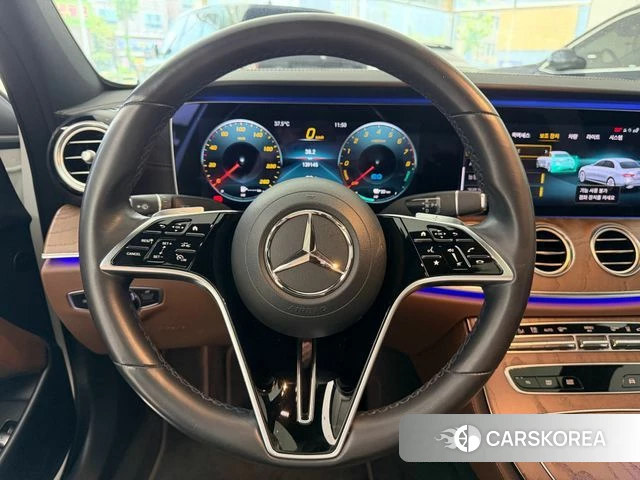 Mercedes-Benz E-Class W213 2021 Белый из Кореи, фото 2