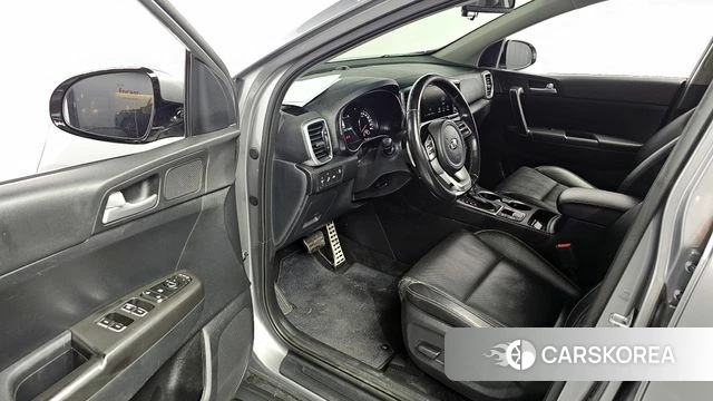 Kia Sportage The Bold 2021 Серебристо-серый из Кореи, фото 2
