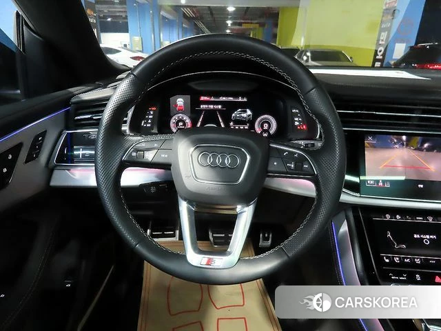 Audi Q8 (4M) 2023 Черный из Кореи, фото 2