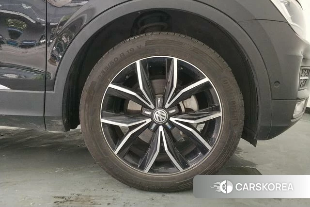Volkswagen Tiguan L 2020 Черный из Китая, фото 2