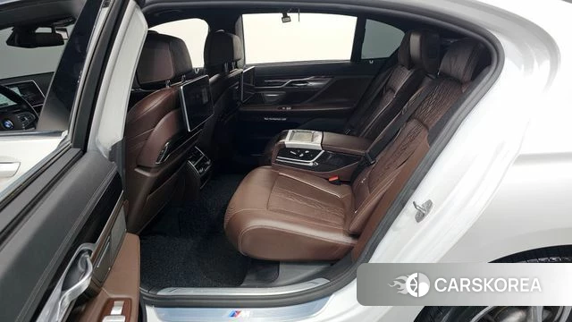 BMW 7 Series (G11) 2018 Белый из Кореи, фото 2
