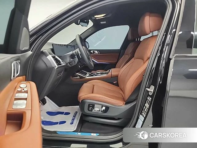 BMW X7 (G07) 2024 Черный из Кореи, фото 2