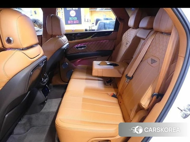 Bentley Bentayga 2021 Белый из Кореи, фото 2