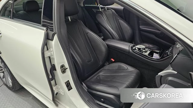 Mercedes-Benz CLS-Class C257 2019 Белый из Кореи, фото 2