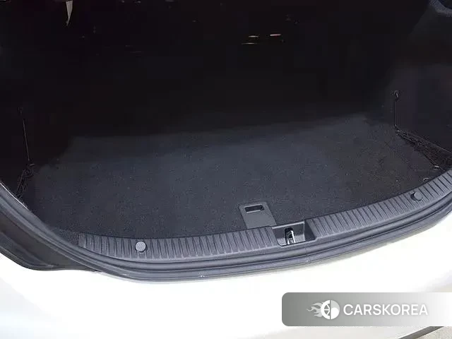 Mercedes-Benz C-Class W205 2018 Белый из Кореи, фото 2