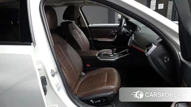 BMW 3 Series (G20) 2019 Белый из Кореи, фото 2