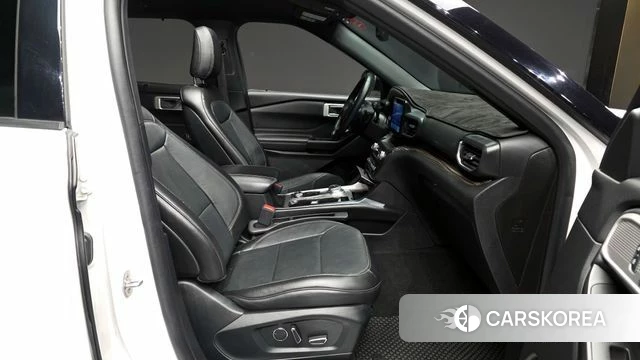 Ford Explorer 6th Generation 2020 Белый из Кореи, фото 2