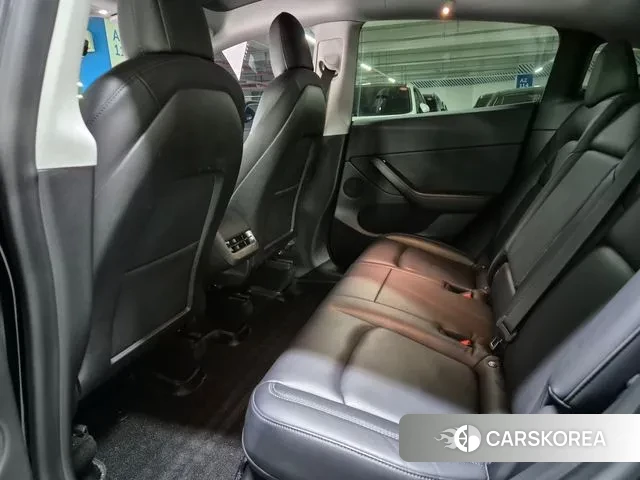 Tesla Model Y 2021 Черный из Кореи, фото 2