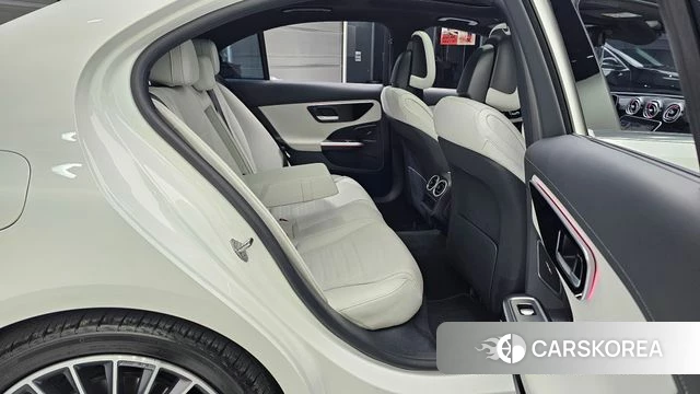 Mercedes-Benz C-Class W206 2022 Белый из Кореи, фото 2