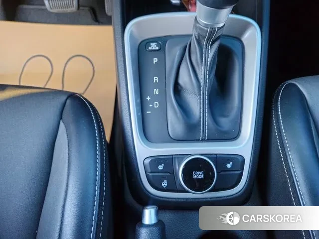 Hyundai Venue 2020 Жемчужный цвет из Кореи, фото 2