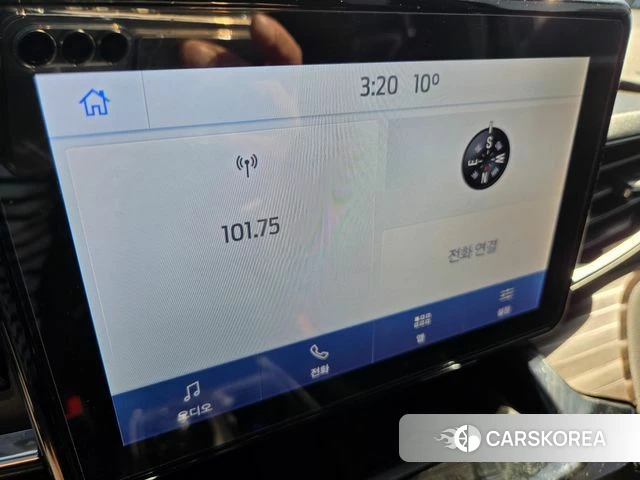 Ford Explorer 6th Generation 2021 Белый из Кореи, фото 2