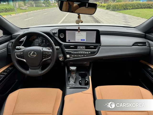 Lexus ES 2023 Белый из Китая, фото 2