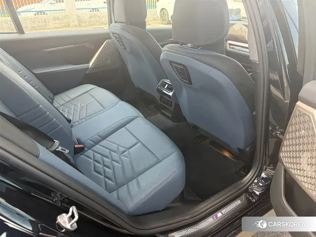 BMW 5 series 2025 Черный из Китая, фото 2