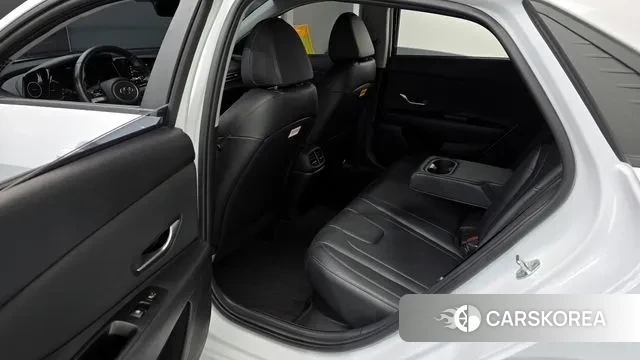 Hyundai Avante Hybrid (CN7) 2022 Белый из Кореи, фото 2