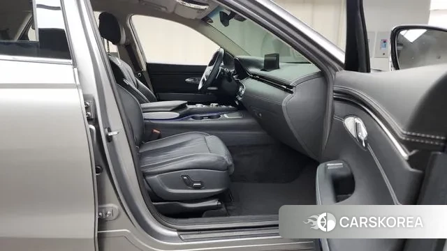 Genesis GV70 2023 Серебряный из Кореи, фото 2