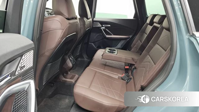 BMW X1 (U11) 2023 Светло-серебряный цвет из Кореи, фото 2