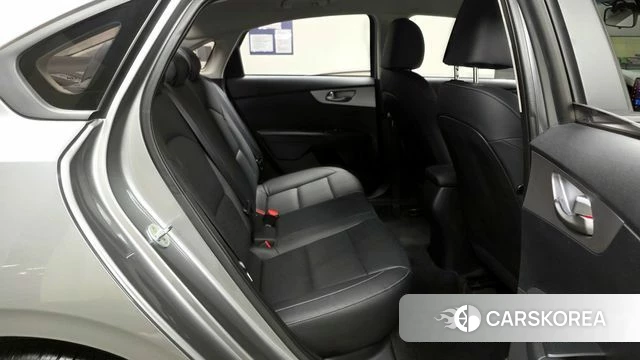 Kia The New K3 2nd generation 2021 Серебряный из Кореи, фото 2