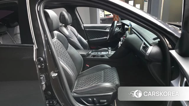 Genesis G70 2018 Черный из Кореи, фото 2