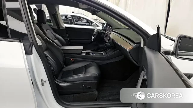 Tesla Model Y 2022 Белый из Кореи, фото 2