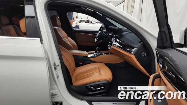 BMW 5 Series (G30) 2022 Белый из Кореи, фото 2