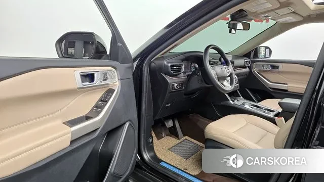 Ford Explorer 6th Generation 2023 Черный из Кореи, фото 2