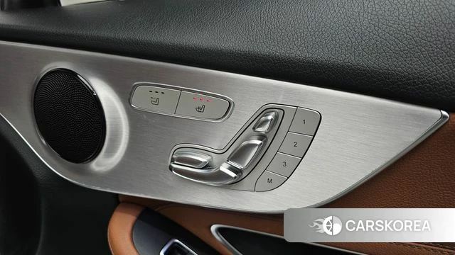 Mercedes-Benz C-Class W205 2021 Белый из Кореи, фото 2