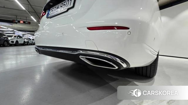 Mercedes-Benz E-Class W213 2022 Белый из Кореи, фото 2