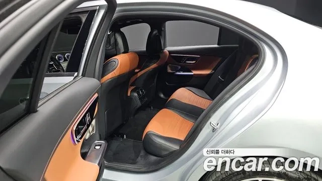 Mercedes-Benz C-Class W206 2022 Светло-серебряный цвет из Кореи, фото 2