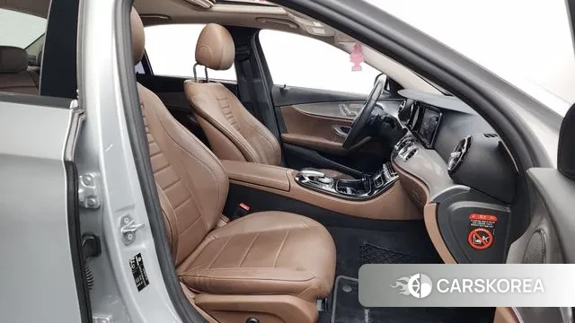 Mercedes-Benz E-Class W213 2018 Серебряный из Кореи, фото 2