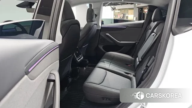 Tesla Model Y 2025 Белый из Кореи, фото 2