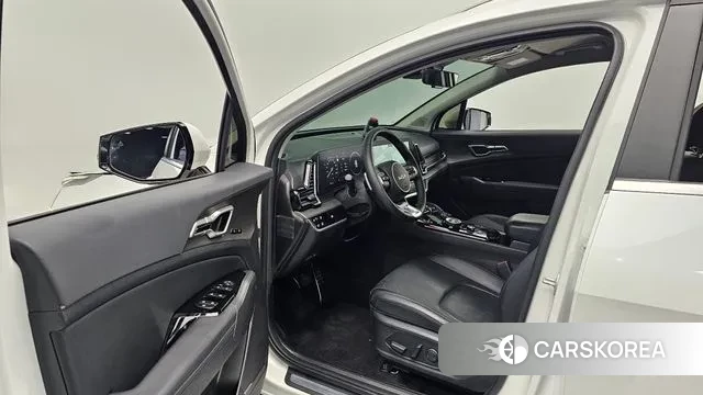 Kia Sportage 5th Generation Hybrid 2023 Белый из Кореи, фото 2