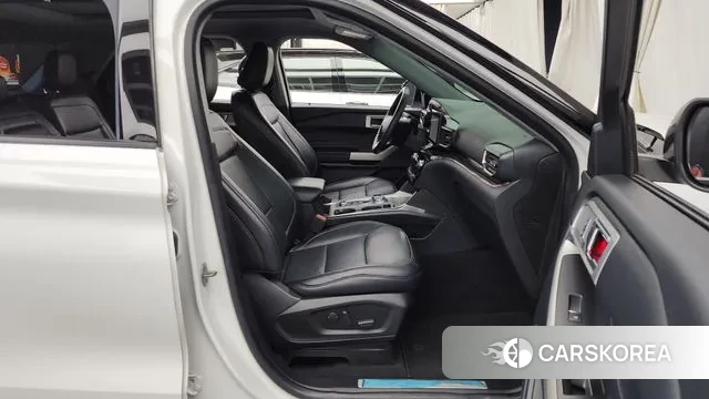 Ford Explorer 6th Generation 2021 Белый из Кореи, фото 2