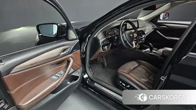 BMW 5 Series (G30) 2020 Черный из Кореи, фото 2