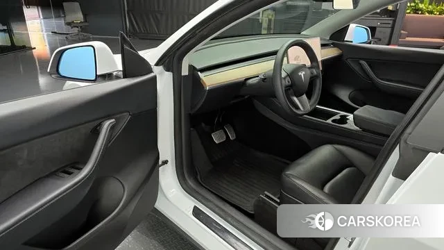 Tesla Model Y 2022 Белый из Кореи, фото 2