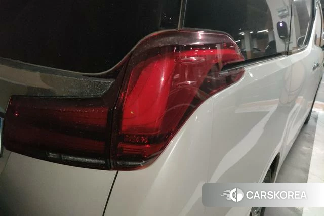 Toyota Elfa 2021 Белый из Китая, фото 2