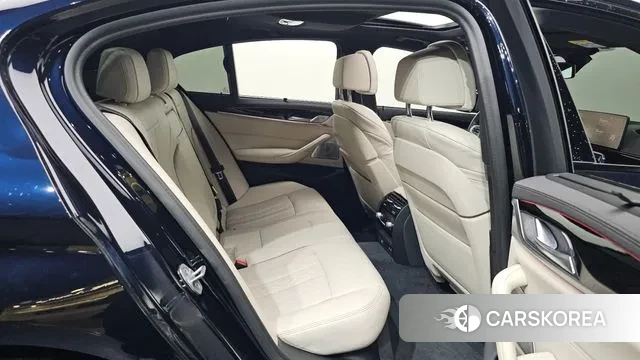 BMW 5 Series (G30) 2021 Черный из Кореи, фото 2