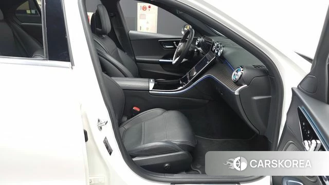 Mercedes-Benz C-Class W206 2022 Белый из Кореи, фото 2