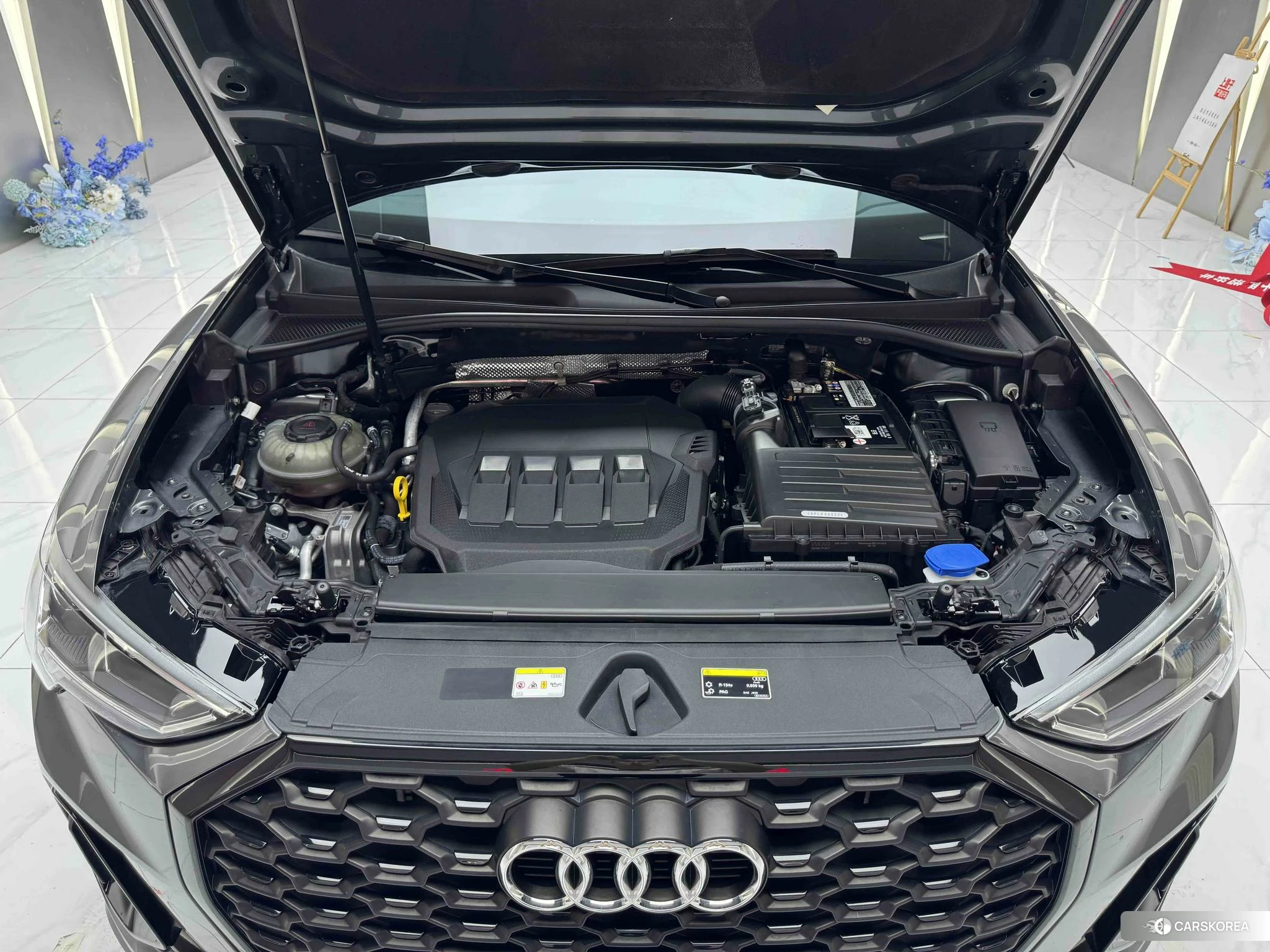 Audi Q3 Sportback 2021 Серебристо-серый из Китая, фото 2