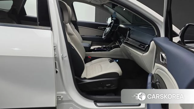 Kia Sportage 5th Generation 2022 Белый из Кореи, фото 2