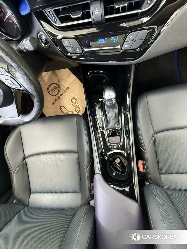 Toyota C-HR 2021 Белый из Китая, фото 2