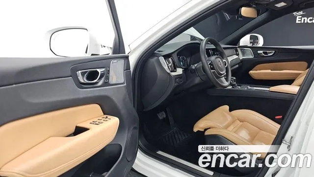 Volvo XC60 second Generation 2018 Белый из Кореи, фото 2