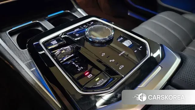 BMW 7 Series (G70) 2024 Серебристо-серый из Кореи, фото 2