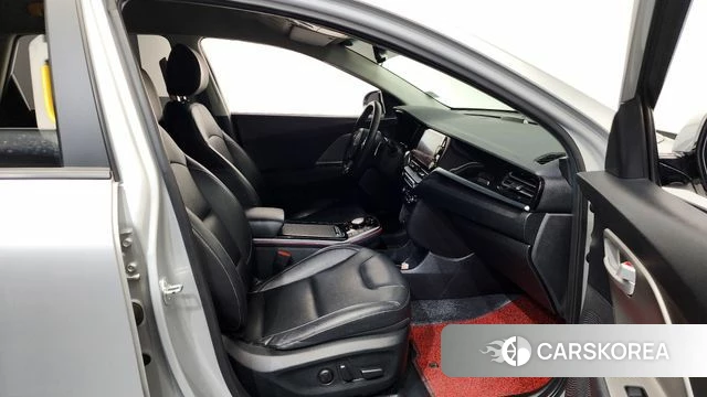 Kia Niro Plus 2022 Серебряный из Кореи, фото 2