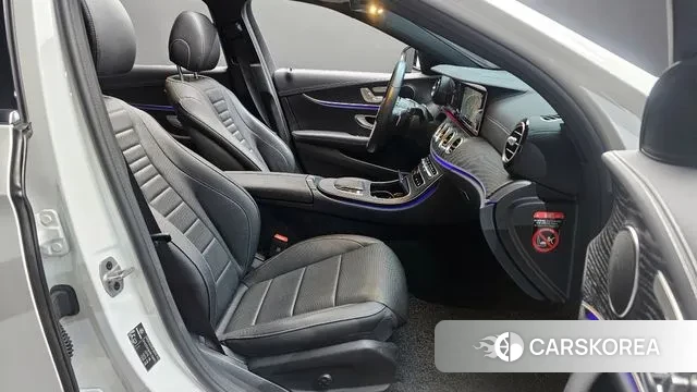 Mercedes-Benz E-Class W213 2023 Белый из Кореи, фото 2